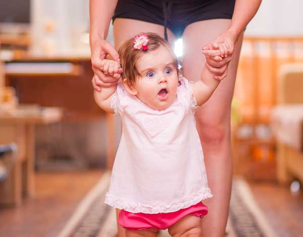 how to help a scared baby walk